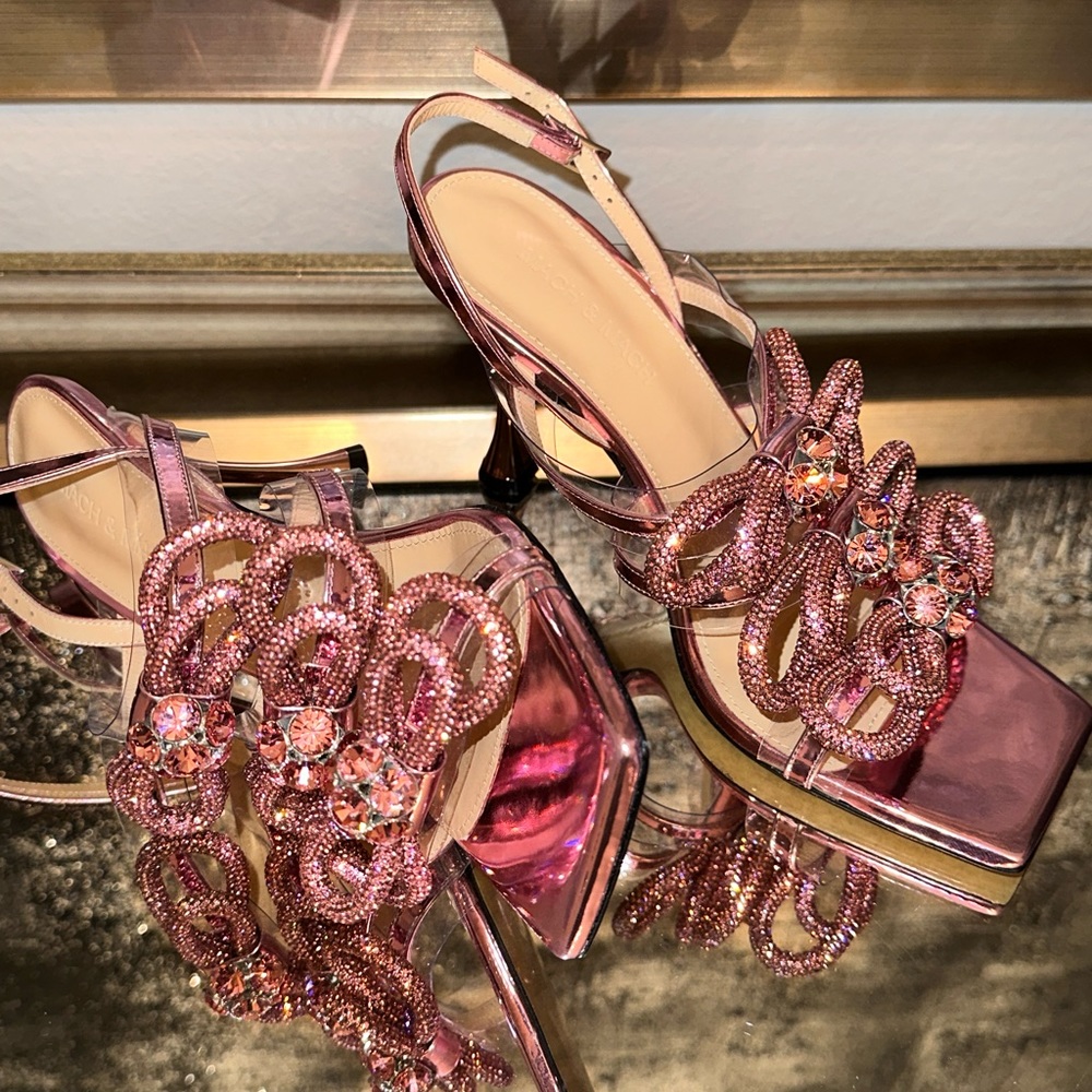 Mach & Mach triple bow pumps